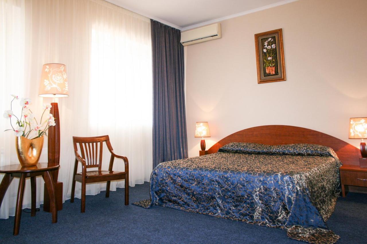 Rahat Hotel Ακτάου Εξωτερικό φωτογραφία